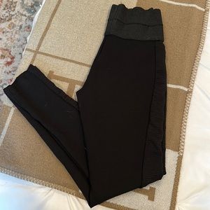 ⭐️Small Zara Leggings Side Texture Details